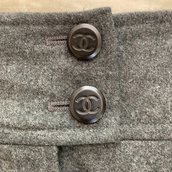 Chanel Pencil Skirt with Side Slit and Button-up Back - Picture 6 of 15